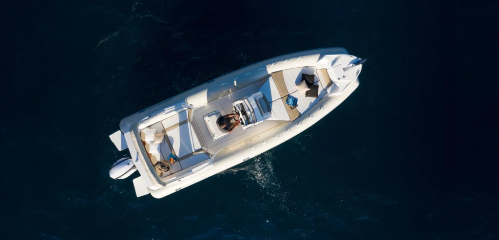 De Lomac Milano turismo servie van Blue Lobster Yachts.